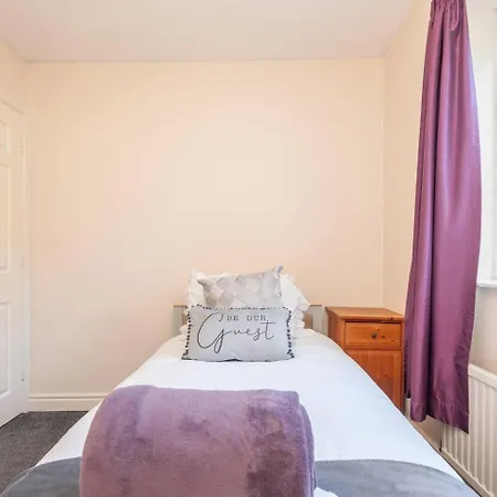 Апартаменти Cosy Haven Next To White Rose Shopping Centre - Pass The Keys Лідс