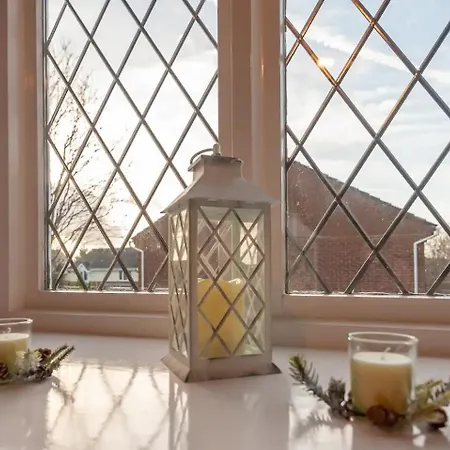 Cosy Haven Next To White Rose Shopping Centre - Pass The Keys * Лідс