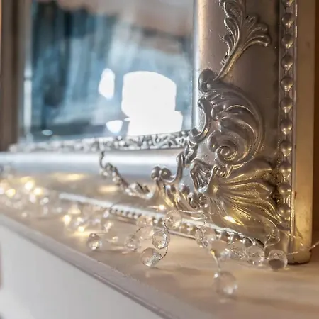 Cosy Haven Next To White Rose Shopping Centre - Pass The Keys Апартаменти Лідс