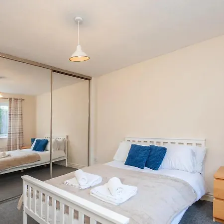 Cosy Haven Next To White Rose Shopping Centre - Pass The Keys דירה לידס