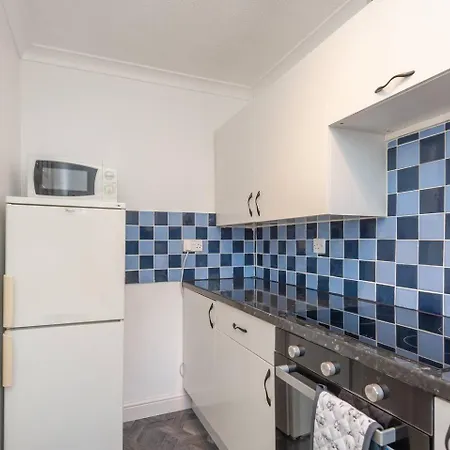 דירה Cosy Haven Next To White Rose Shopping Centre - Pass The Keys *