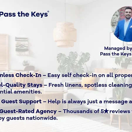 Cosy Haven Next To White Rose Shopping Centre - Pass The Keys דירה *