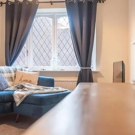 Cosy Haven Next To White Rose Shopping Centre - Pass The Keys ليدز