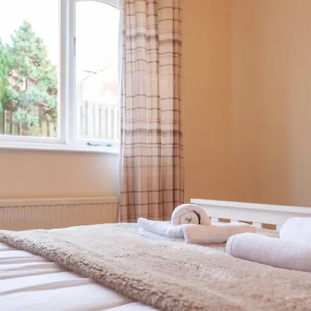 Cosy Haven Next To White Rose Shopping Centre - Pass The Keys شقة *