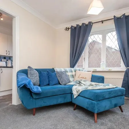 Cosy Haven Next To White Rose Shopping Centre - Pass The Keys * ليدز